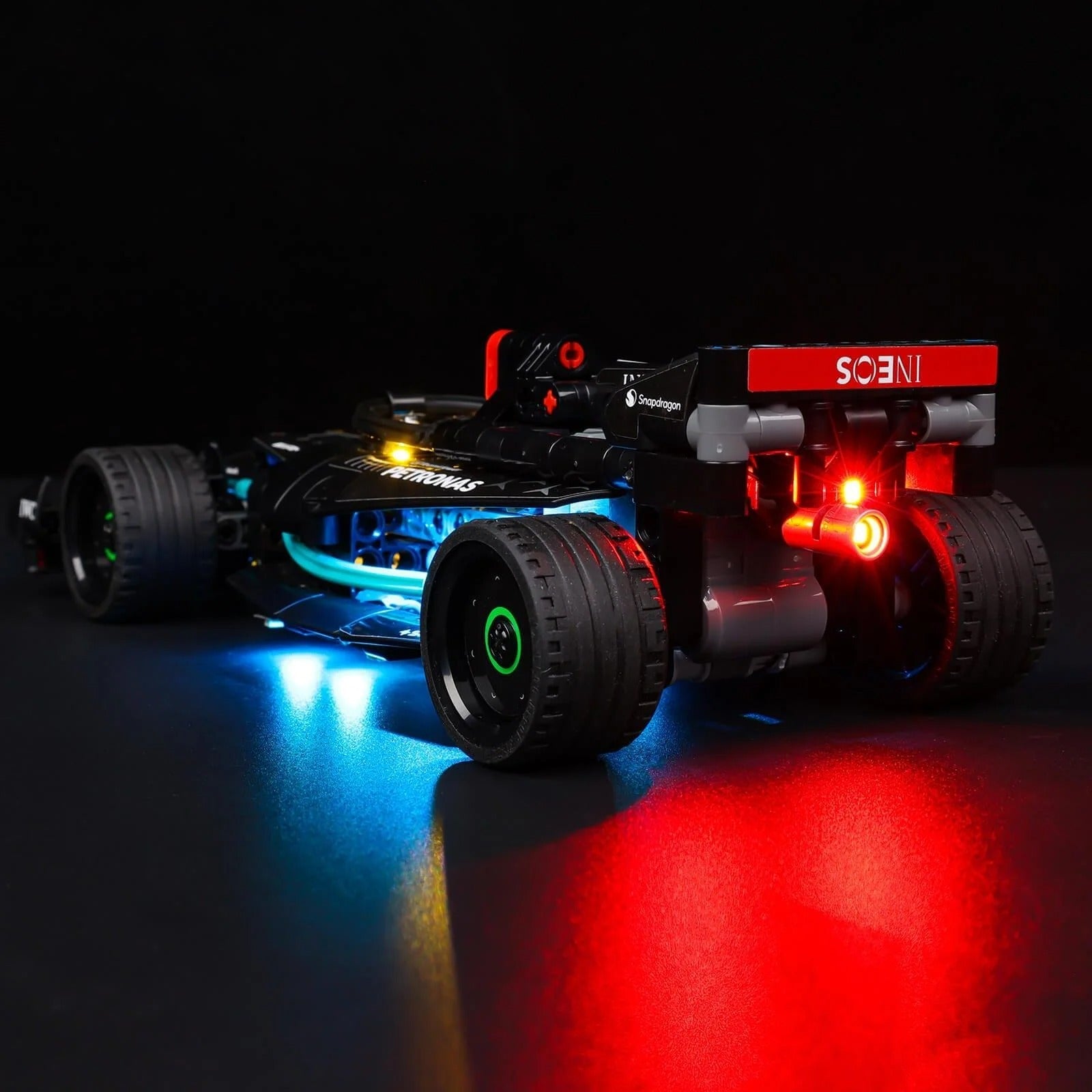 Mercedes-AMG F1 W14 E Performance Pull-Back 42165 LED Light Kit – Building Block Lighting | Power Brickz™