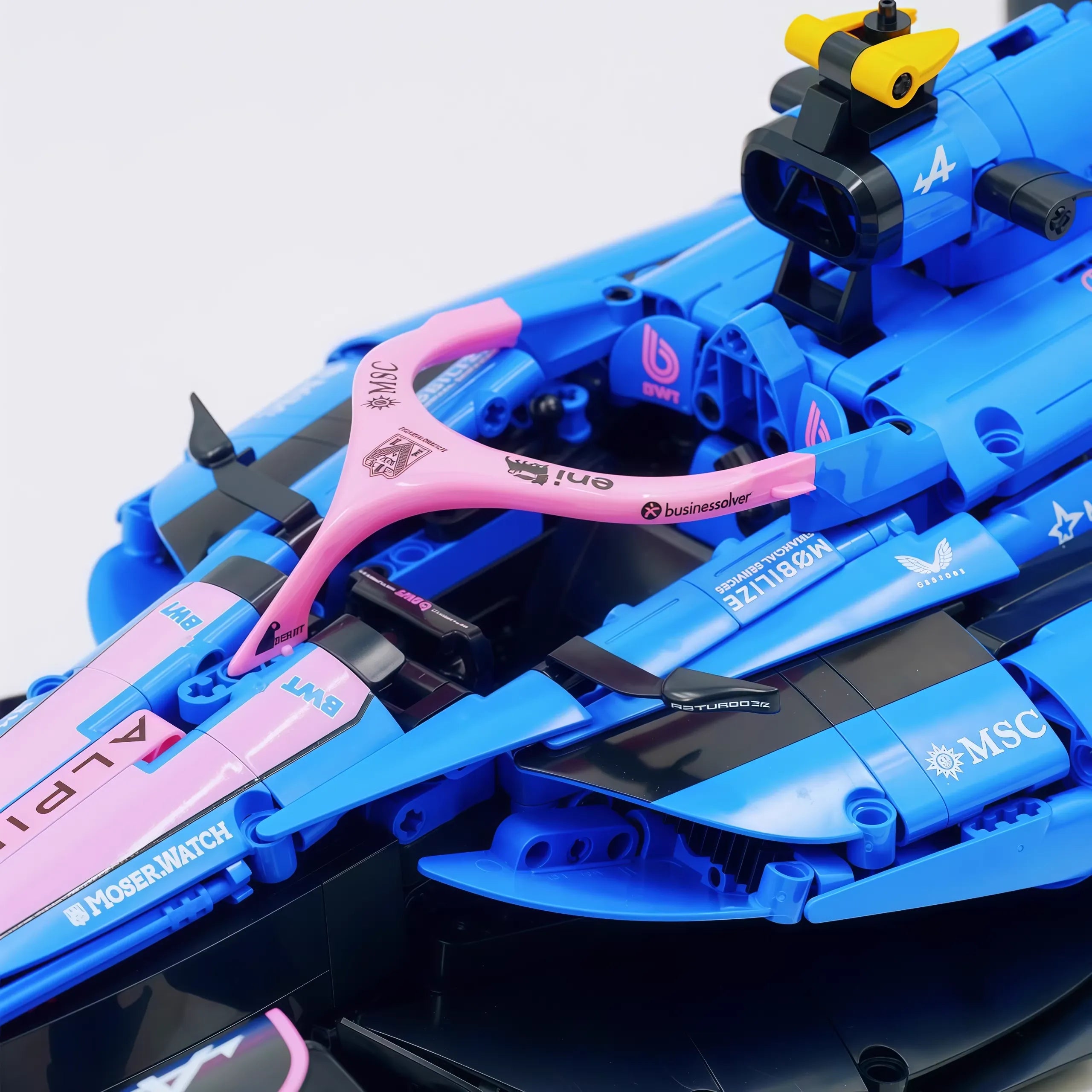 Alpine A525 BWT F1 building blocks kit cockpit detail — Halo structure and BWT livery | Power Brickz