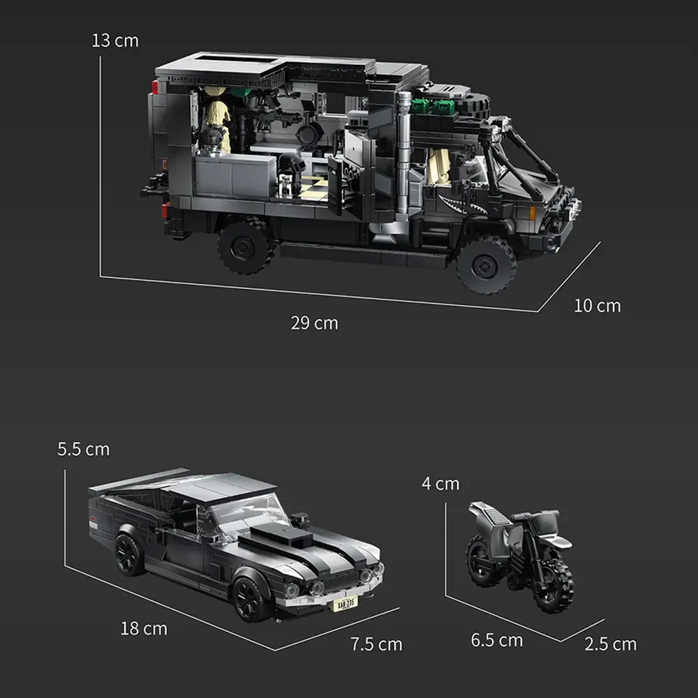 Unimog RV + Muscle Car Set made from Building Blocks