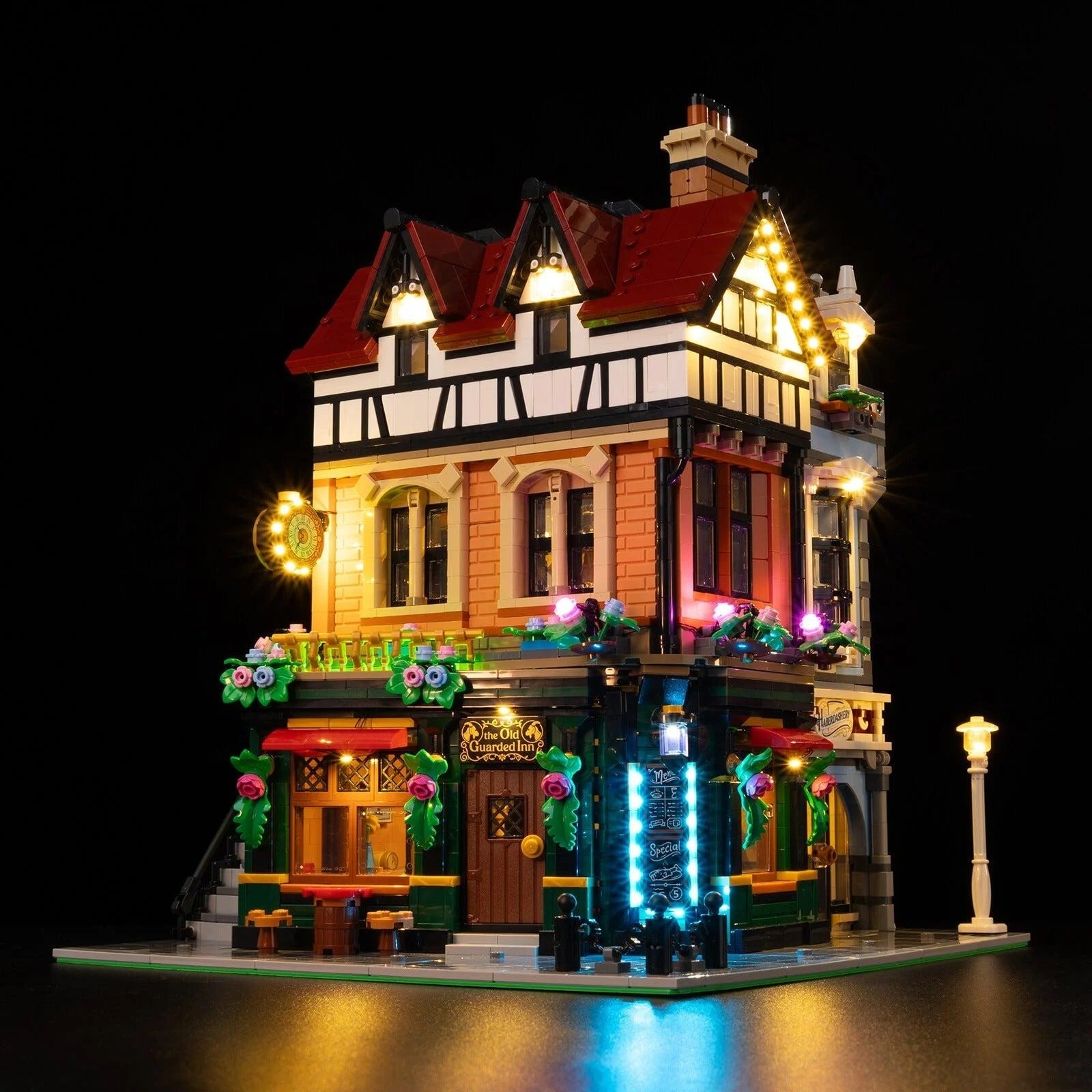 Tudor Corner 10350 LED Light Kit – Building Block Lighting | Power Brickz™