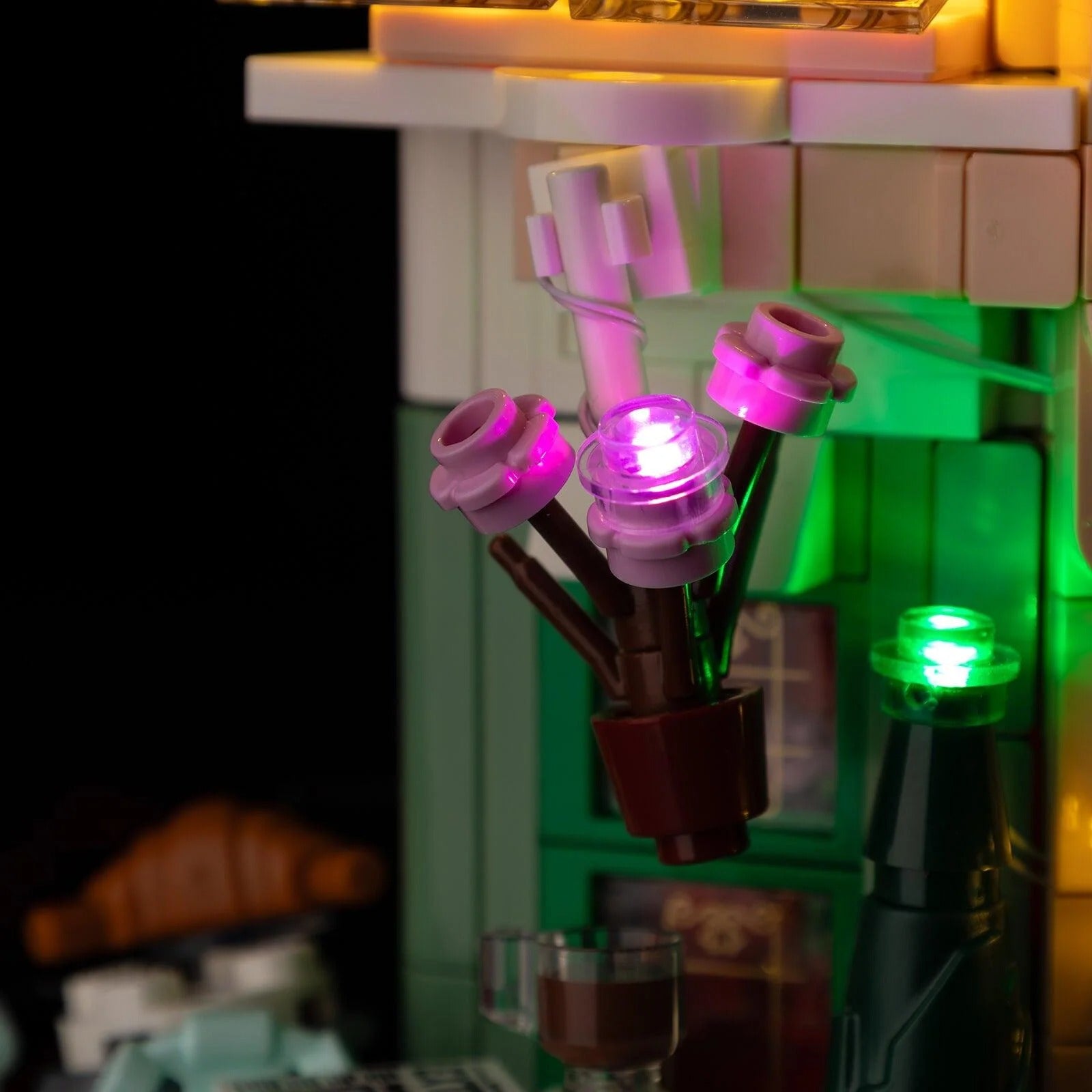 French Café 10362 LED Light Kit – Building Block Lighting | Power Brickz™