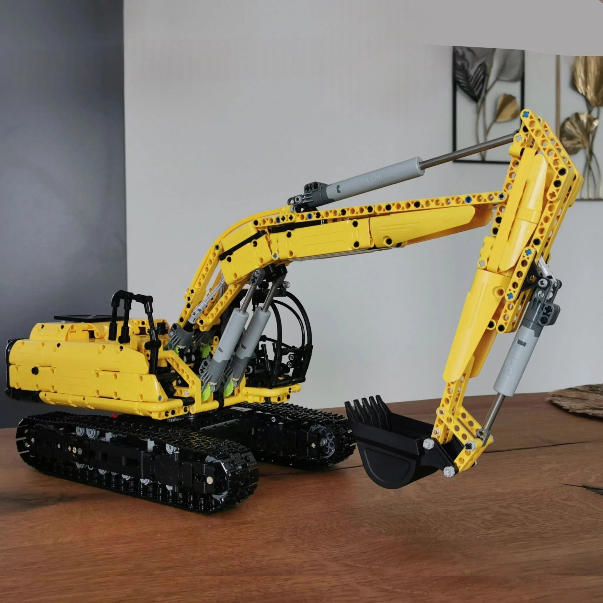 RC Heavy-Duty Excavator - Building Set | Power Brickz