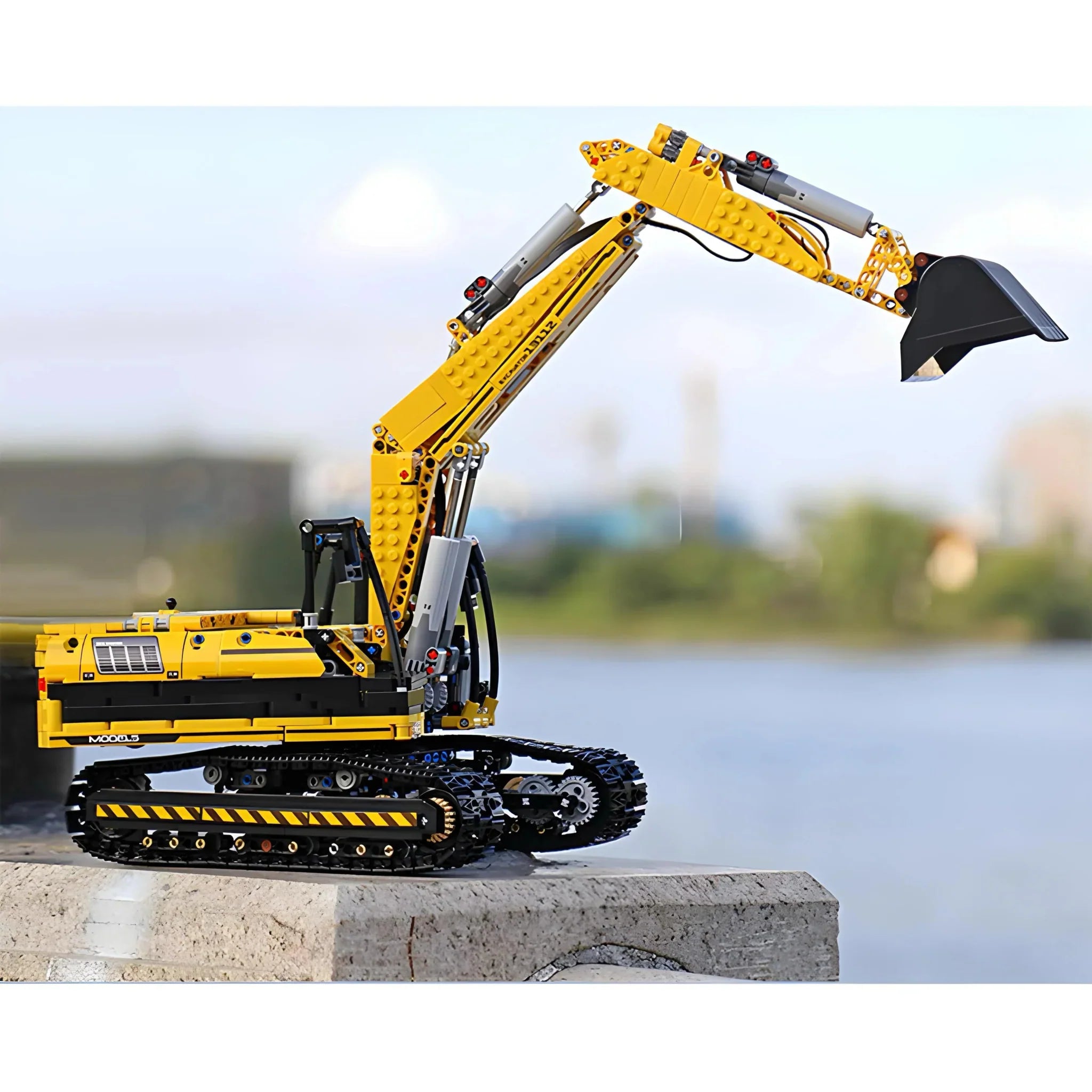 RC Heavy-Duty Excavator - Building Set | Power Brickz