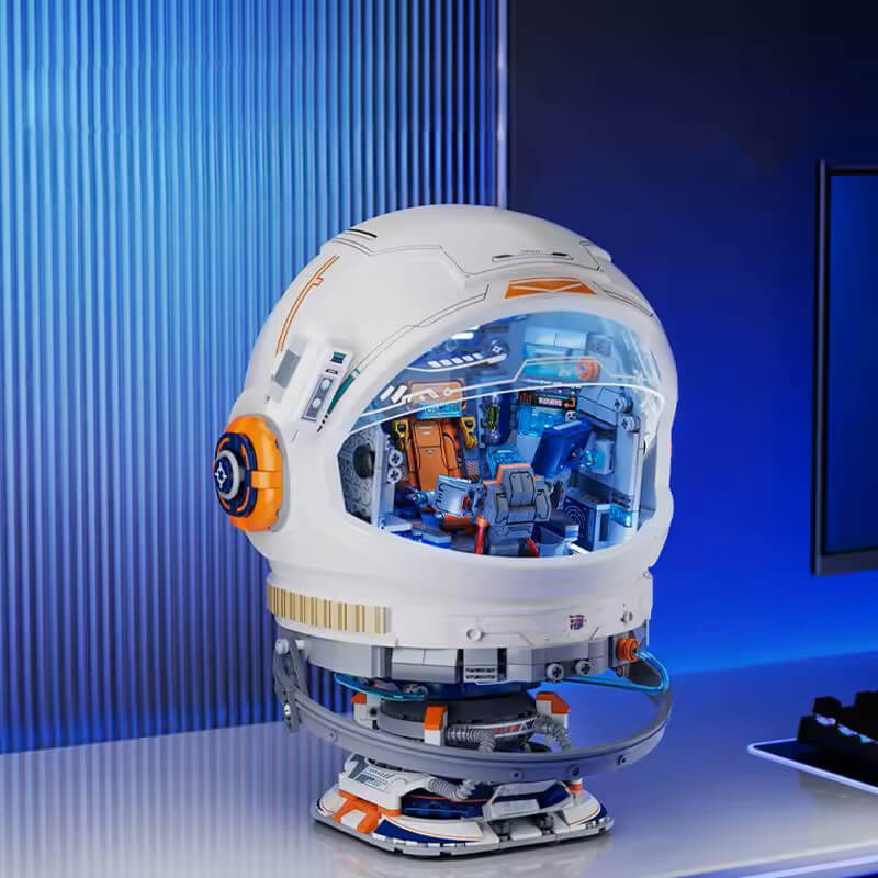 Space Explorer Helmet - Building Blocks Set | Power Brickz