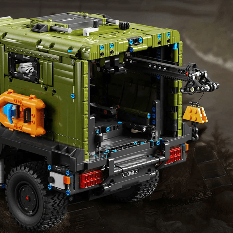 Armoured Military Ambulance - Building Set | Power Brickz
