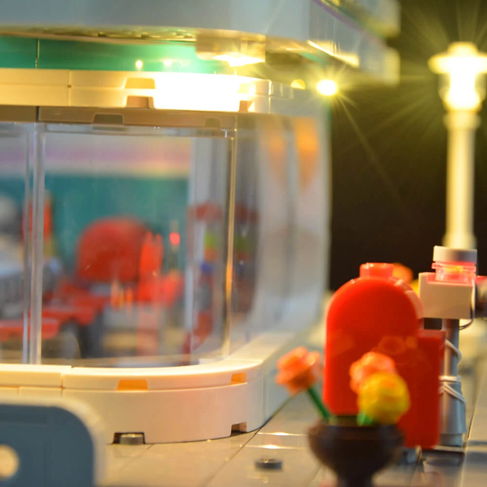 Downtown Diner 10260 LED Light Kit – Building Block Lighting | Power Brickz™