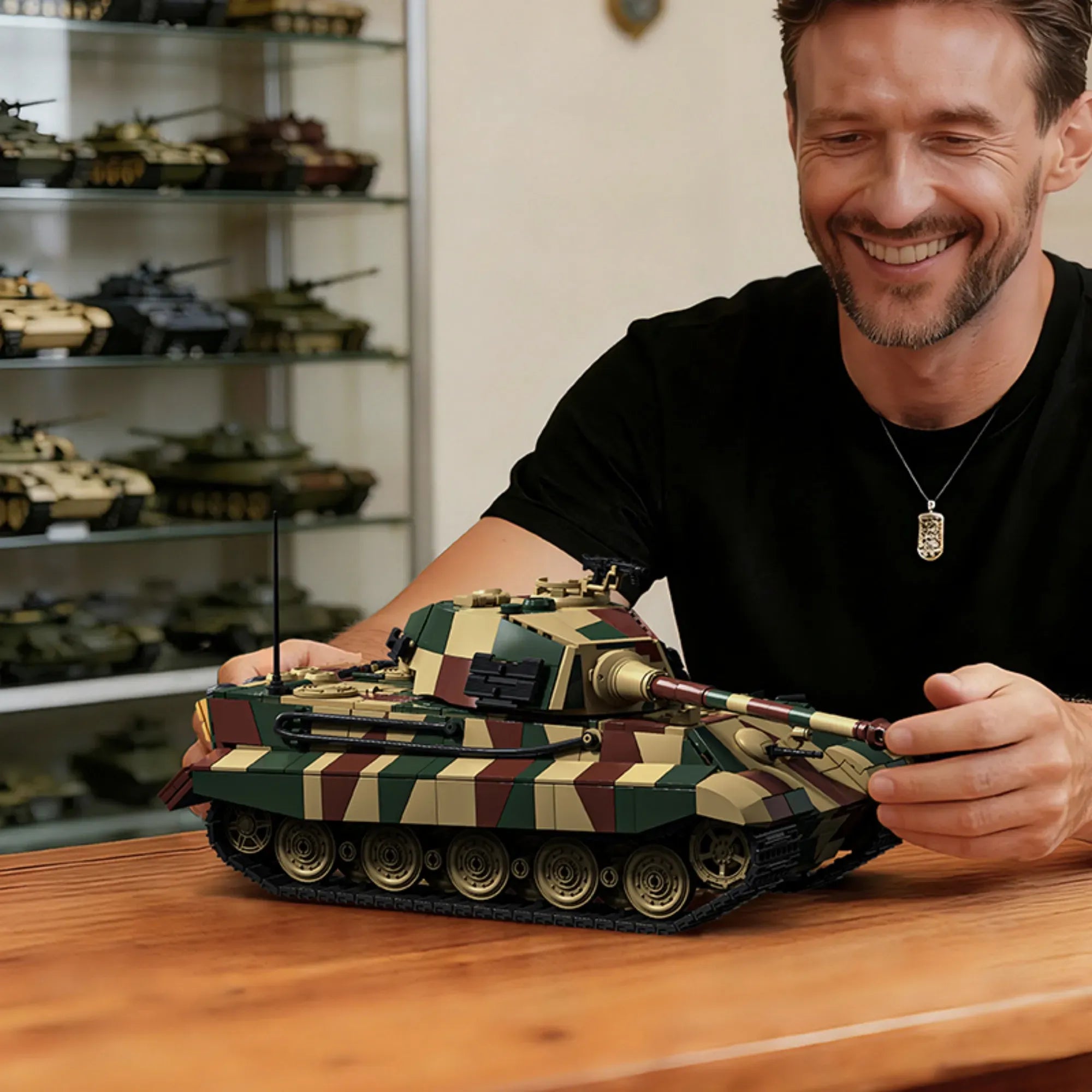 Tiger II King Tiger building blocks set 1780 pieces – 36.6 cm WWII heavy tank with three-tone camouflage, rotating turret and individual track links – Power Brickz