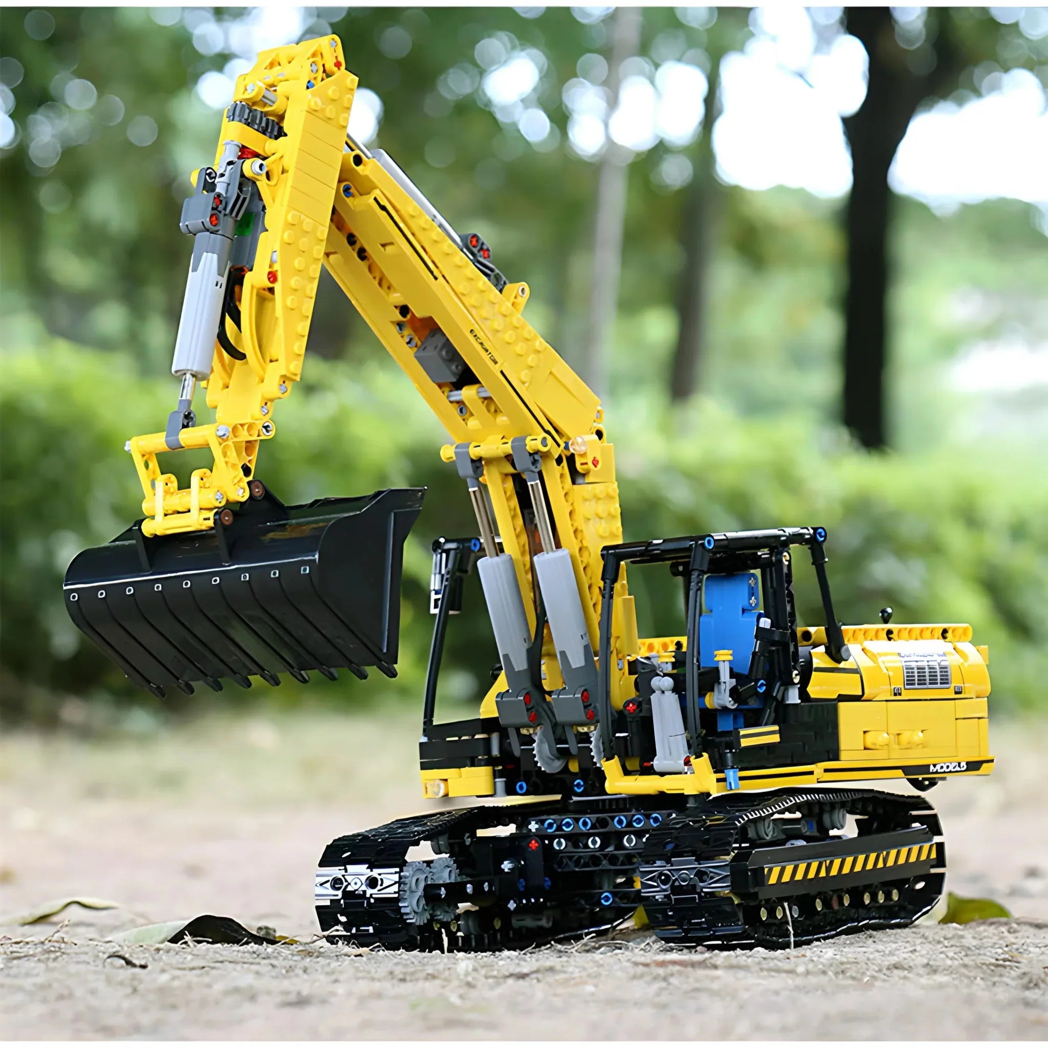 RC Heavy-Duty Excavator - Building Set | Power Brickz